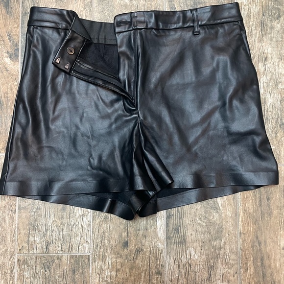 Express Pants - Black faux Leather Shorts